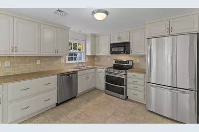 627 Main St, Dunstable, MA 01827 - Photo 10