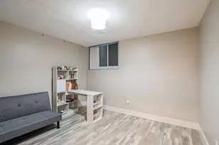 31 Elizabeth St, Worcester, MA 01605 - Photo 8