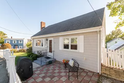 8 Siren St, Winthrop, MA 02152 - Photo 4