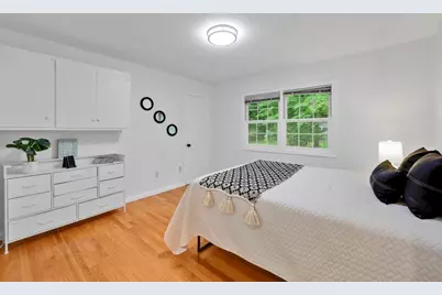 210 Strong St, Amherst, MA 01002 - Photo 4