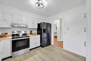 210 Strong St, Amherst, MA 01002 - Photo 12