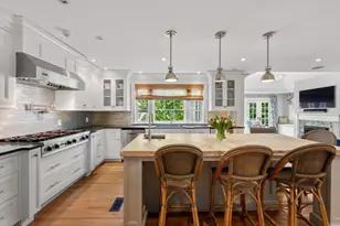 32 Arlington Rd, Wellesley, MA 02481 - Photo 14