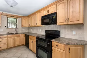 31 Greenwood Village St, Easton, MA 02334 - Photo 8