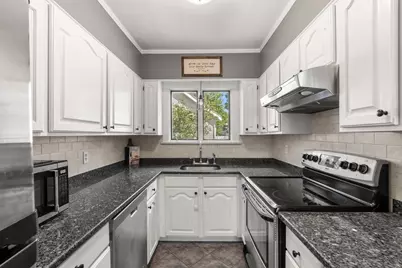 16 Maple Ave, Danvers, MA 01923 - Photo 10