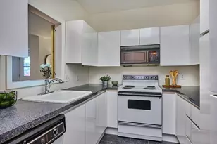 26 Crescent St, Northampton, MA 01060 - Photo 12