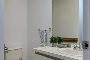 26 Crescent St, Northampton, MA 01060 - Photo 14