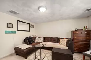 127 Maple St, Attleboro, MA 02703 - Photo 10