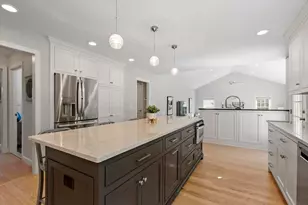 26 Wildwood Dr, Southborough, MA 01772 - Photo 14