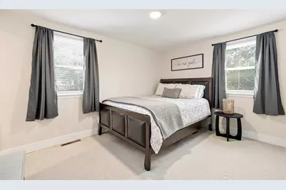18 Montgomery Dr, Plymouth, MA 02360 - Photo 6