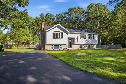 18 Montgomery Dr, Plymouth, MA 02360 - Photo 2