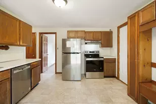 26 Hunters Hill Cir, Amherst, MA 01002 - Photo 6