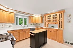71 Mt Holyoke Dr, Amherst, MA 01002 - Photo 12