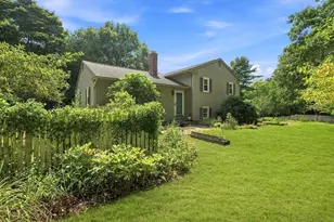 71 Mt Holyoke Dr, Amherst, MA 01002 - Photo 2