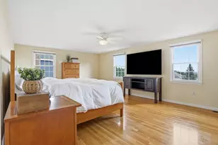 44 Raffaele Dr, Waltham, MA 02452 - Photo 16