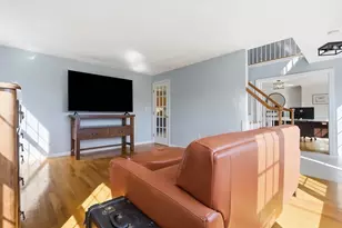 44 Raffaele Dr, Waltham, MA 02452 - Photo 10