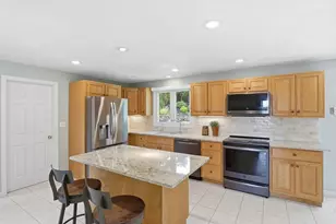 44 Raffaele Dr, Waltham, MA 02452 - Photo 4