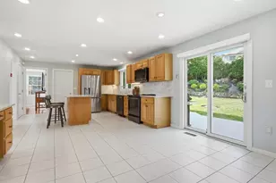 44 Raffaele Dr, Waltham, MA 02452 - Photo 6