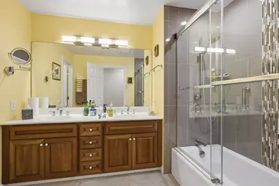 51 Florence St #51, Newton, MA 02467 - Photo 18
