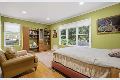 51 Florence St #51, Newton, MA 02467 - Photo 8