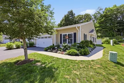 89 Rogerson Crossing #89, Uxbridge, MA 01569 - Photo 2