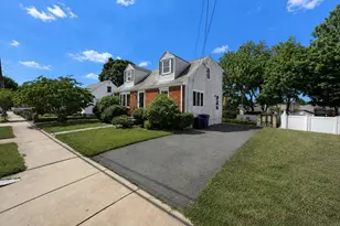 23 Badger Rd, Boston, MA 02136 - Photo 2