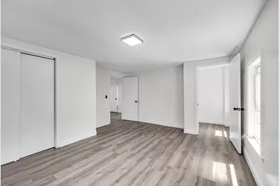 68 Ashley St, Springfield, MA 01105 - Photo 4
