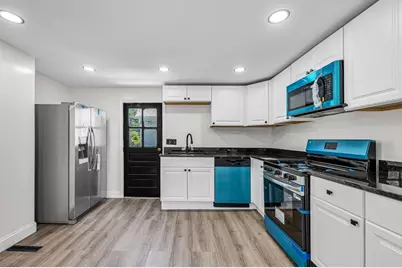 68 Ashley St, Springfield, MA 01105 - Photo 8