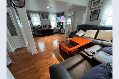 116 Quebec Street, Lowell, MA 01852 - Photo 8