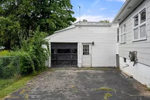 44 Grove St, Leicester, MA 01524 - Photo 8