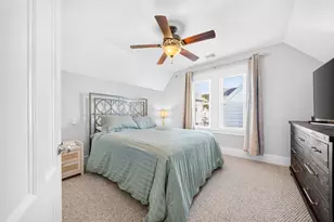 542 Shirley St, Winthrop, MA 02152 - Photo 16
