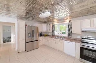 11 Pitt Rd, Framingham, MA 01701 - Photo 8