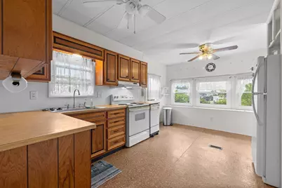33 Hilltop Rd, Plainville, MA 02762 - Photo 10
