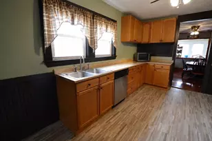 21 Avalon St, Stoughton, MA 02072 - Photo 4