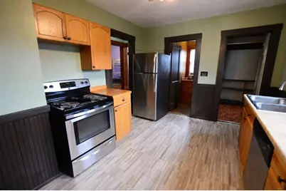 21 Avalon St, Stoughton, MA 02072 - Photo 2