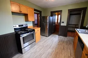 21 Avalon St, Stoughton, MA 02072 - Photo 2