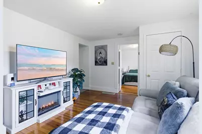 941 Lakeview Ave, Lowell, MA 01850 - Photo 2