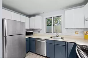 111 Brigham St, Hudson, MA 01749 - Photo 16