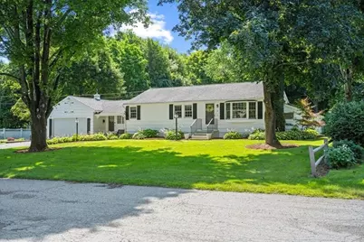 6 Jackie Dr, Millbury, MA 01527 - Photo 2
