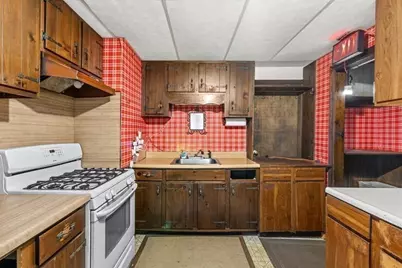 1055 S Franklin St, Holbrook, MA 02343 - Photo 16