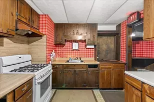 1055 S Franklin St, Holbrook, MA 02343 - Photo 16