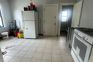 15 Stuart St, Everett, MA 02149 - Photo 4
