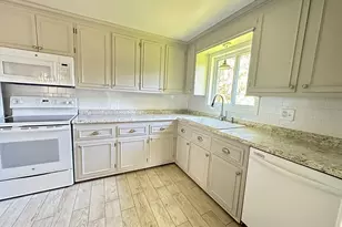 11 Sunview Terrace, Dartmouth, MA 02748 - Photo 2