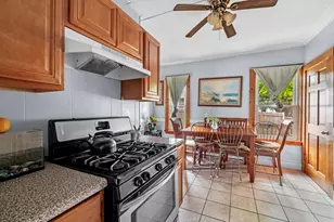 686A Boston St, Lynn, MA 01905 - Photo 4