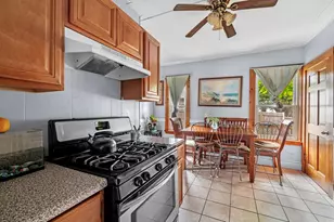 686A Boston St, Lynn, MA 01905 - Photo 4