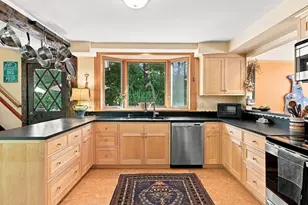 6 Brittany Ln, Easthampton, MA 01027 - Photo 10