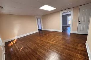 4 Crown St, Worcester, MA 01609 - Photo 8