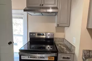 4 Crown St, Worcester, MA 01609 - Photo 18
