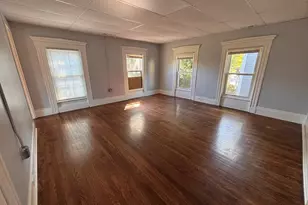 4 Crown St, Worcester, MA 01609 - Photo 2