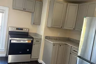 4 Crown St, Worcester, MA 01609 - Photo 6
