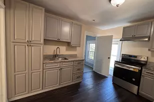 4 Crown St, Worcester, MA 01609 - Photo 1